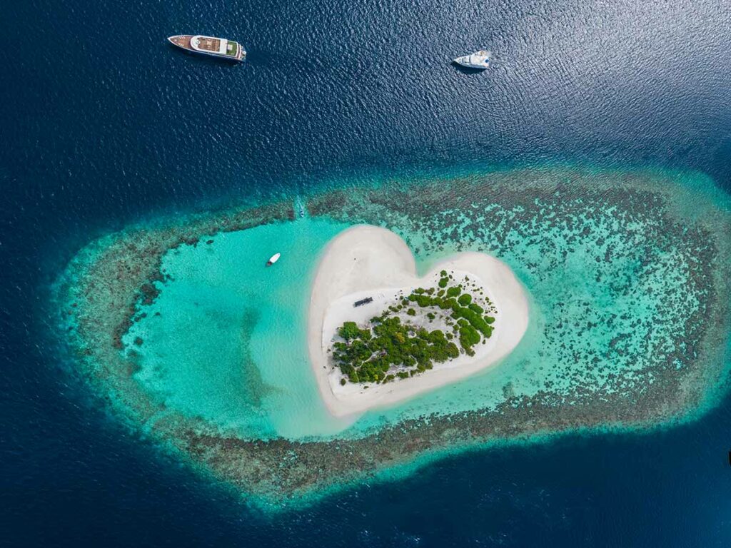 Heart Islands of the World Top 24 (PHOTOS) · Pipeaway