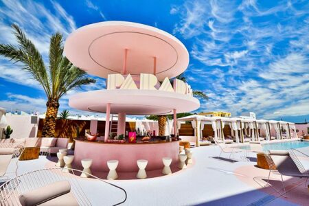 10 Barbie Hotel Escapes: Livin' La Vida Rosa · Pipeaway